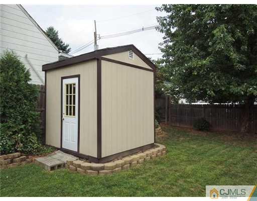 85 Conduit Way Colonia, NJ 07067 - Photo 17 of 20 Gallery Image 17