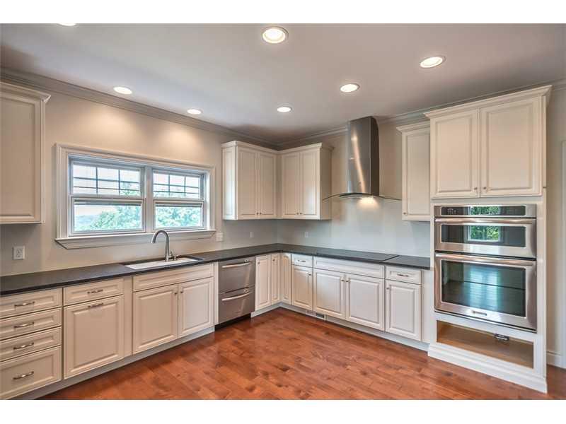 4 Hill Road Sewickley, PA 15143 - Photo 6 of 24 Kitchen.