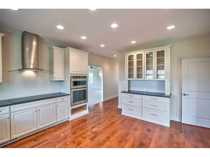 4 Hill Road Sewickley, PA 15143 - Photo 8 of 24 Kitchen.