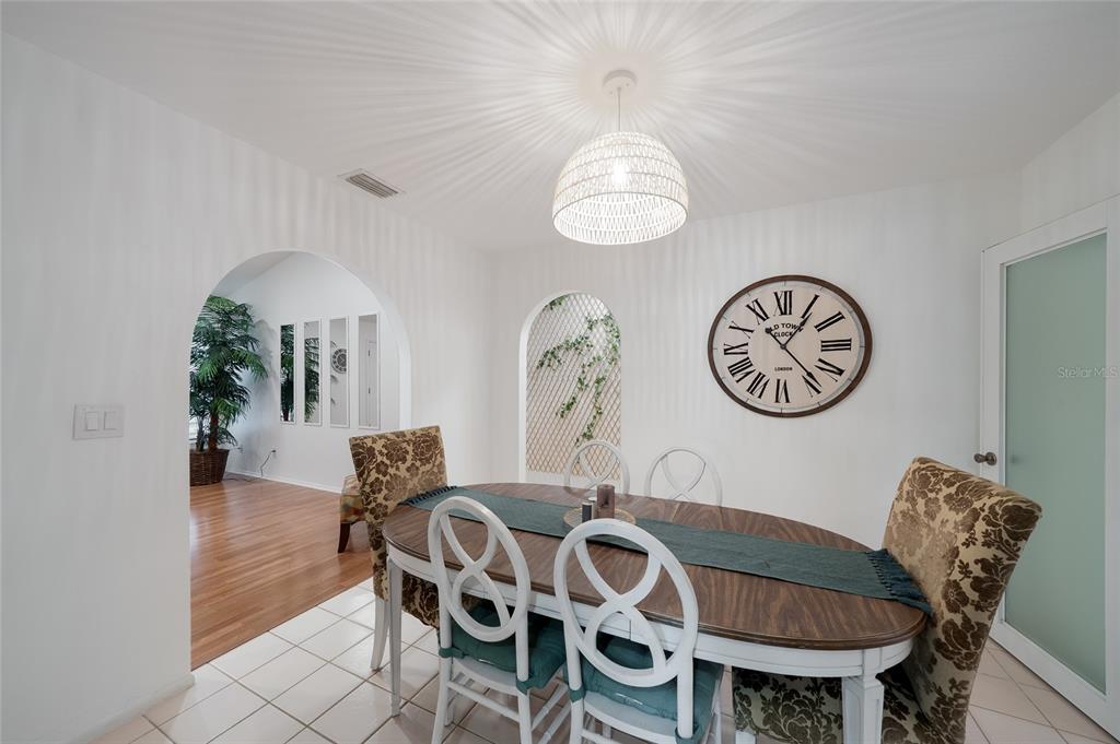 643 Mobile Road Venice, FL 34293 - Photo 9 of 30