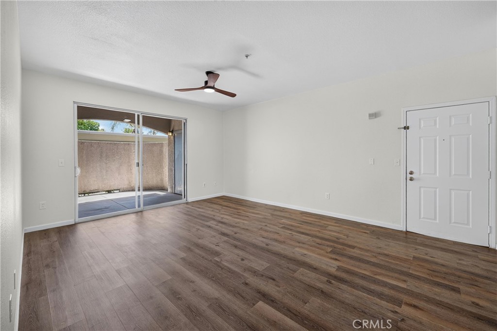 375 Central Avenue, Unit 190 Riverside, CA 92507 - Photo 7 of 73 Living Room