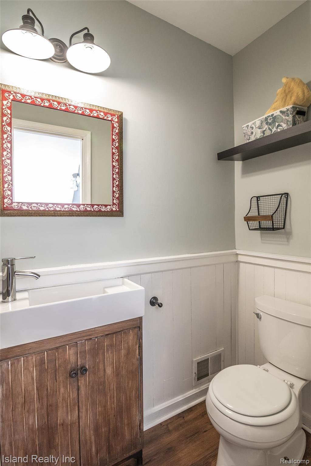 8282 Hampton Road Grosse Ile, MI 48138 - Photo 18 of 40 DSC_2803-Edit.jpg
