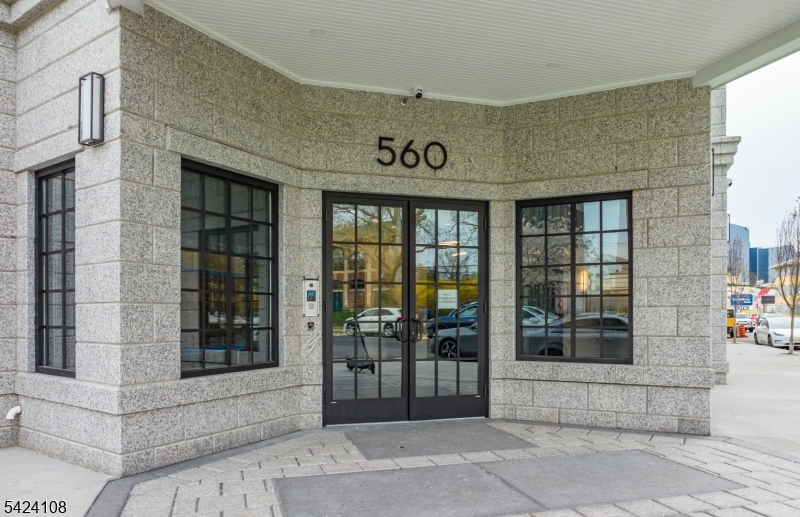 558 Market Street Newark, NJ 07105 - Photo 2 of 17 a view of entrance front of the building
