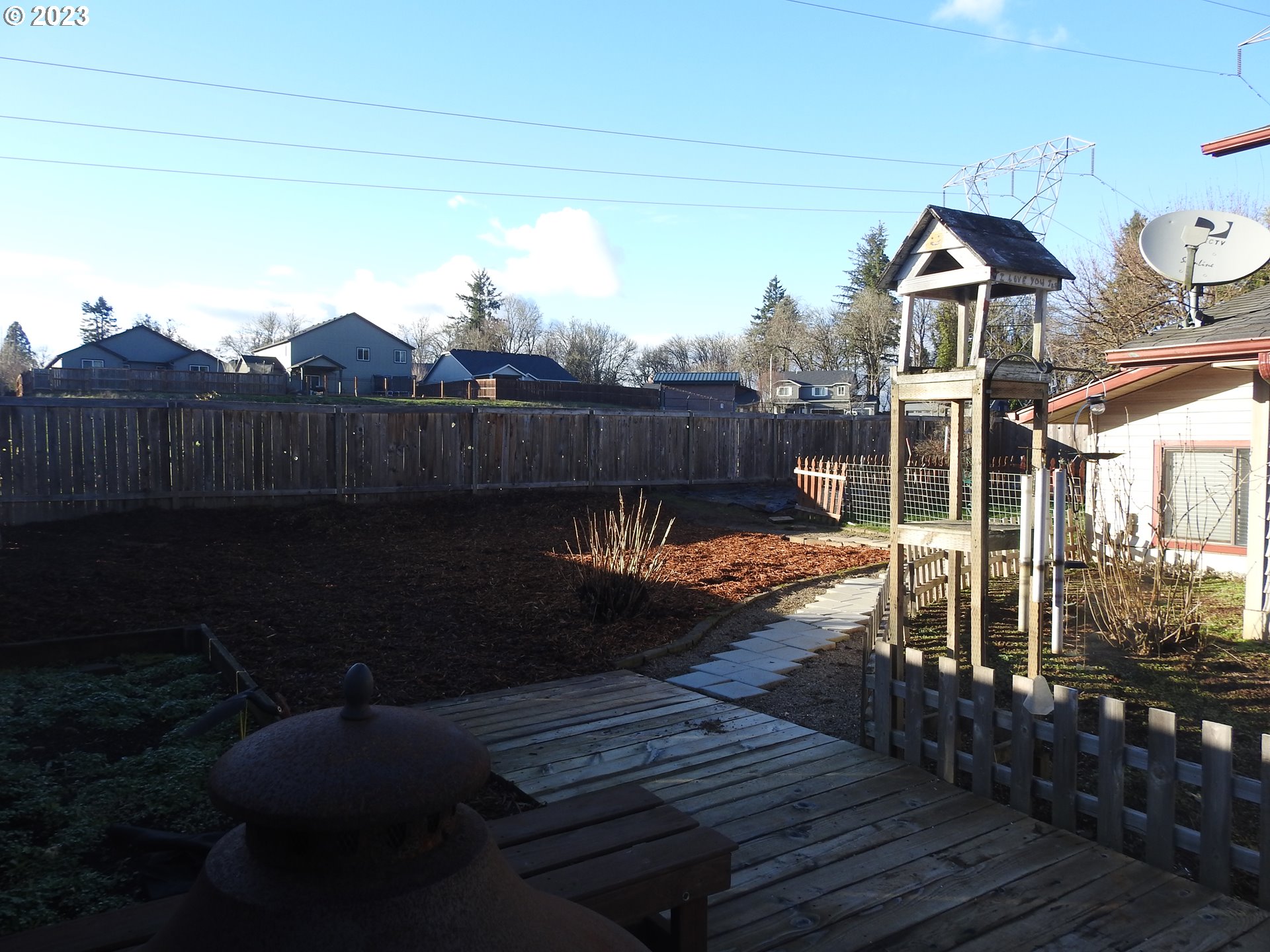 968 South 55th Place Springfield, OR 97478 - Photo 31 of 32 a view of outdoor space and wooden deck