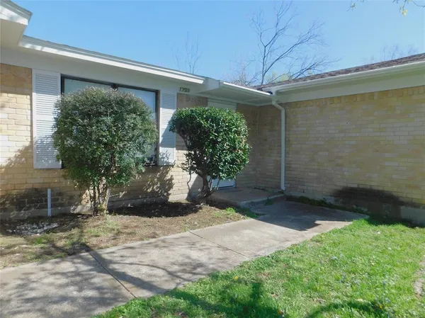 $1,495 | 1705 White Oak Court, Denton, TX 76209