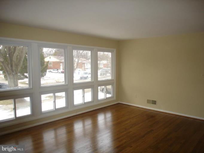 13309 Lydia Street Silver Spring, MD 20906 - Photo 4 of 19 Living Room #3