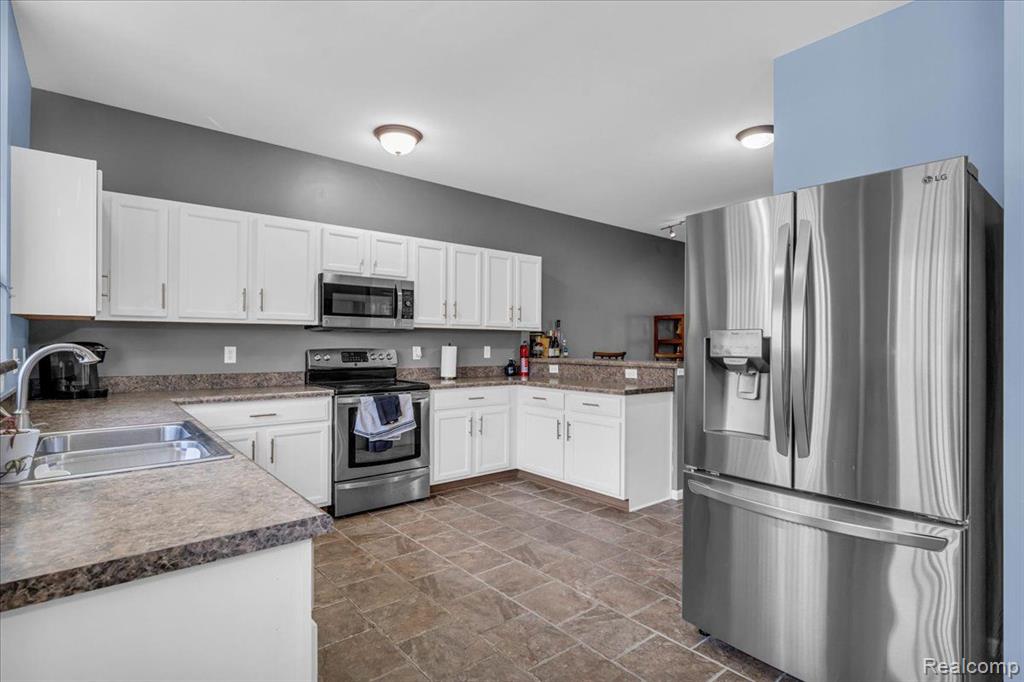 10830 Pardee Road Taylor, MI 48180 - Photo 10 of 28