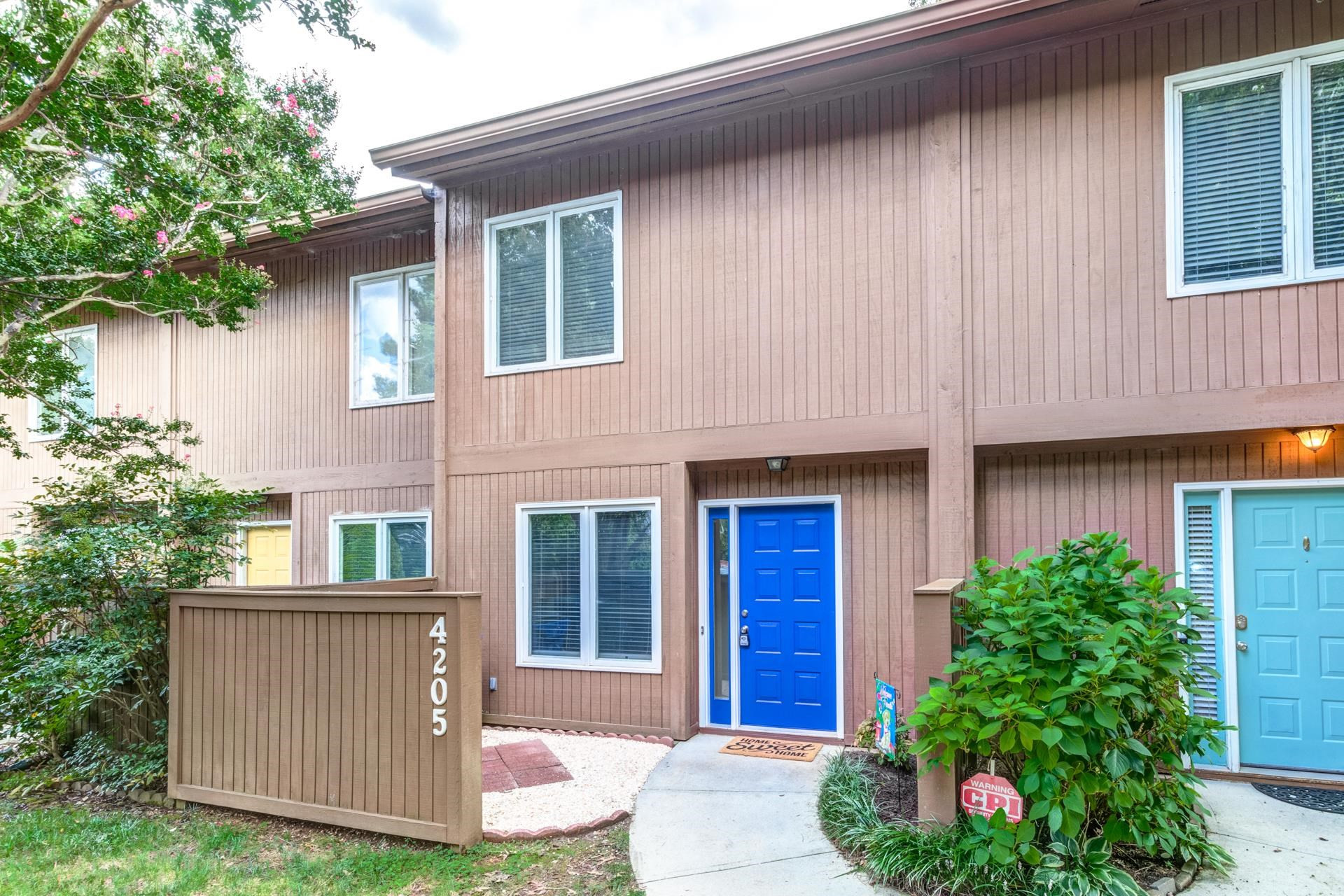 Welcome home! Inviting walk way to your open front entry. Like to garden? You can plant your own out front. 4205 Sunscape