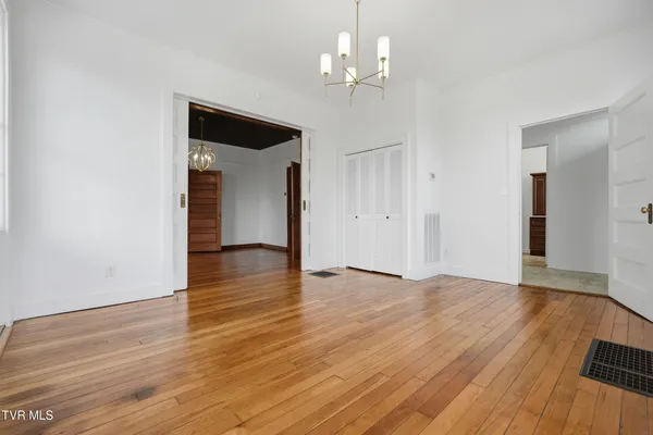 $899,999 | 243 Mason Place Northwest, Abingdon, VA 24210