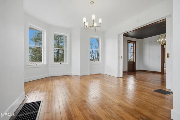 $899,999 | 243 Mason Place Northwest, Abingdon, VA 24210