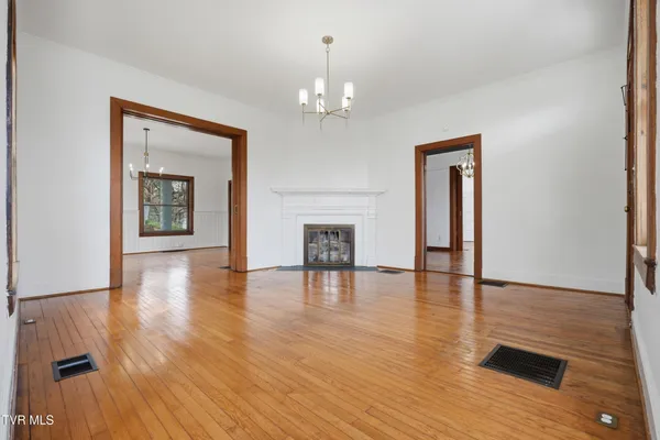 $899,999 | 243 Mason Place Northwest, Abingdon, VA 24210