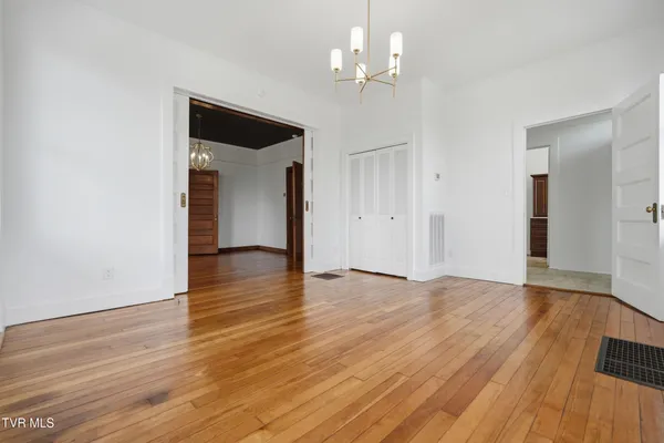 $899,999 | 243 Mason Place Northwest, Abingdon, VA 24210