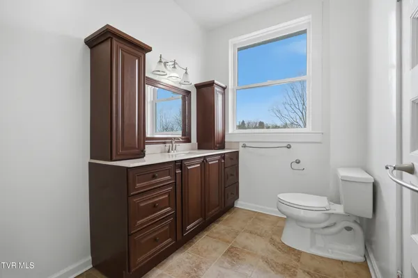 $899,999 | 243 Mason Place Northwest, Abingdon, VA 24210