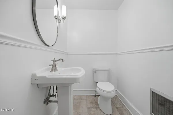 $899,999 | 243 Mason Place Northwest, Abingdon, VA 24210