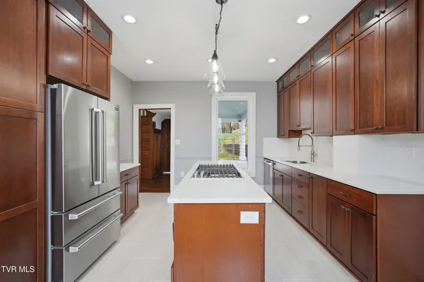$899,999 | 243 Mason Place Northwest, Abingdon, VA 24210