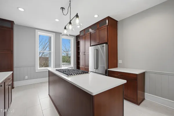 $899,999 | 243 Mason Place Northwest, Abingdon, VA 24210