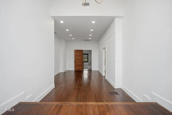 $899,999 | 243 Mason Place Northwest, Abingdon, VA 24210