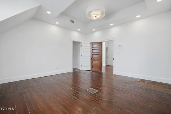 $899,999 | 243 Mason Place Northwest, Abingdon, VA 24210