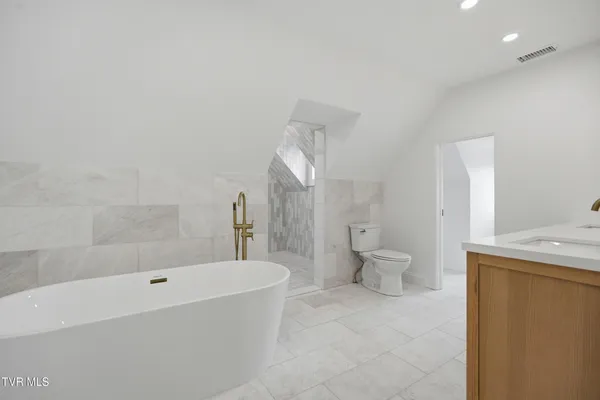 $899,999 | 243 Mason Place Northwest, Abingdon, VA 24210