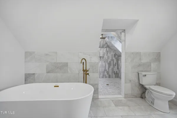 $899,999 | 243 Mason Place Northwest, Abingdon, VA 24210