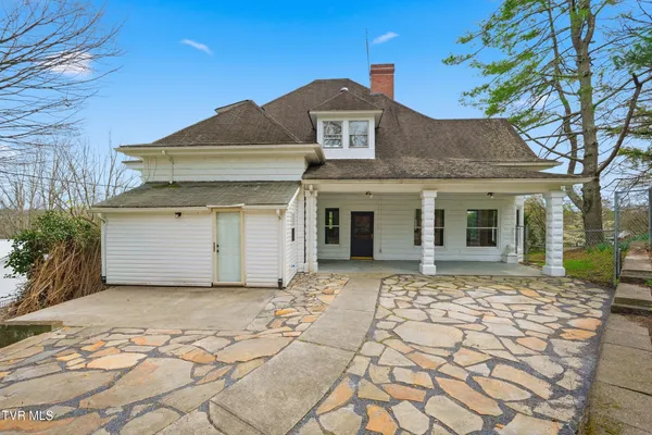 $899,999 | 243 Mason Place Northwest, Abingdon, VA 24210