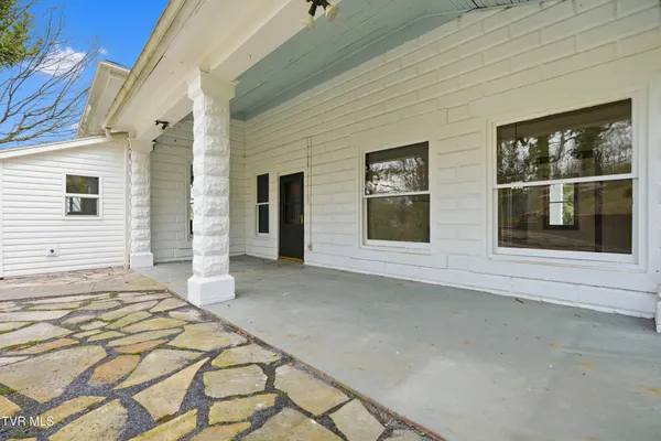 $899,999 | 243 Mason Place Northwest, Abingdon, VA 24210