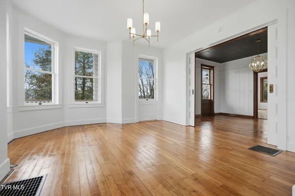 $899,999 | 243 Mason Place Northwest, Abingdon, VA 24210