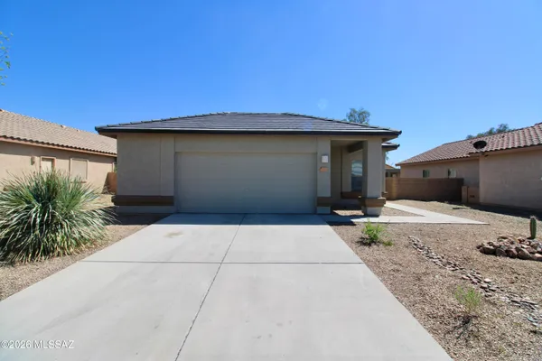 $1,795 | 11379 West Burning Sage Street, Marana, AZ 85653