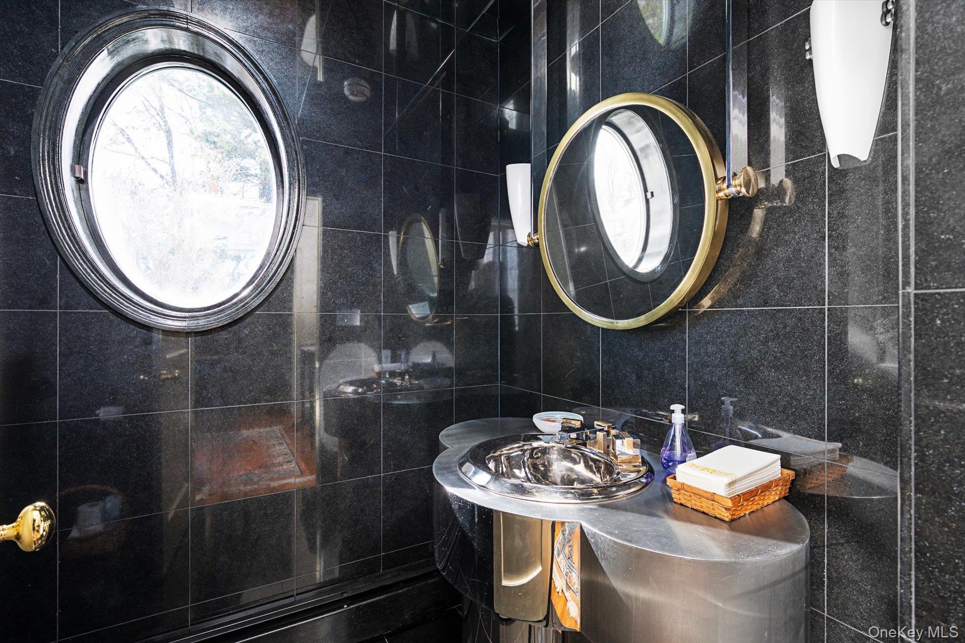 19 Amherst Road Great Neck, NY 11021 - Photo 13 of 28