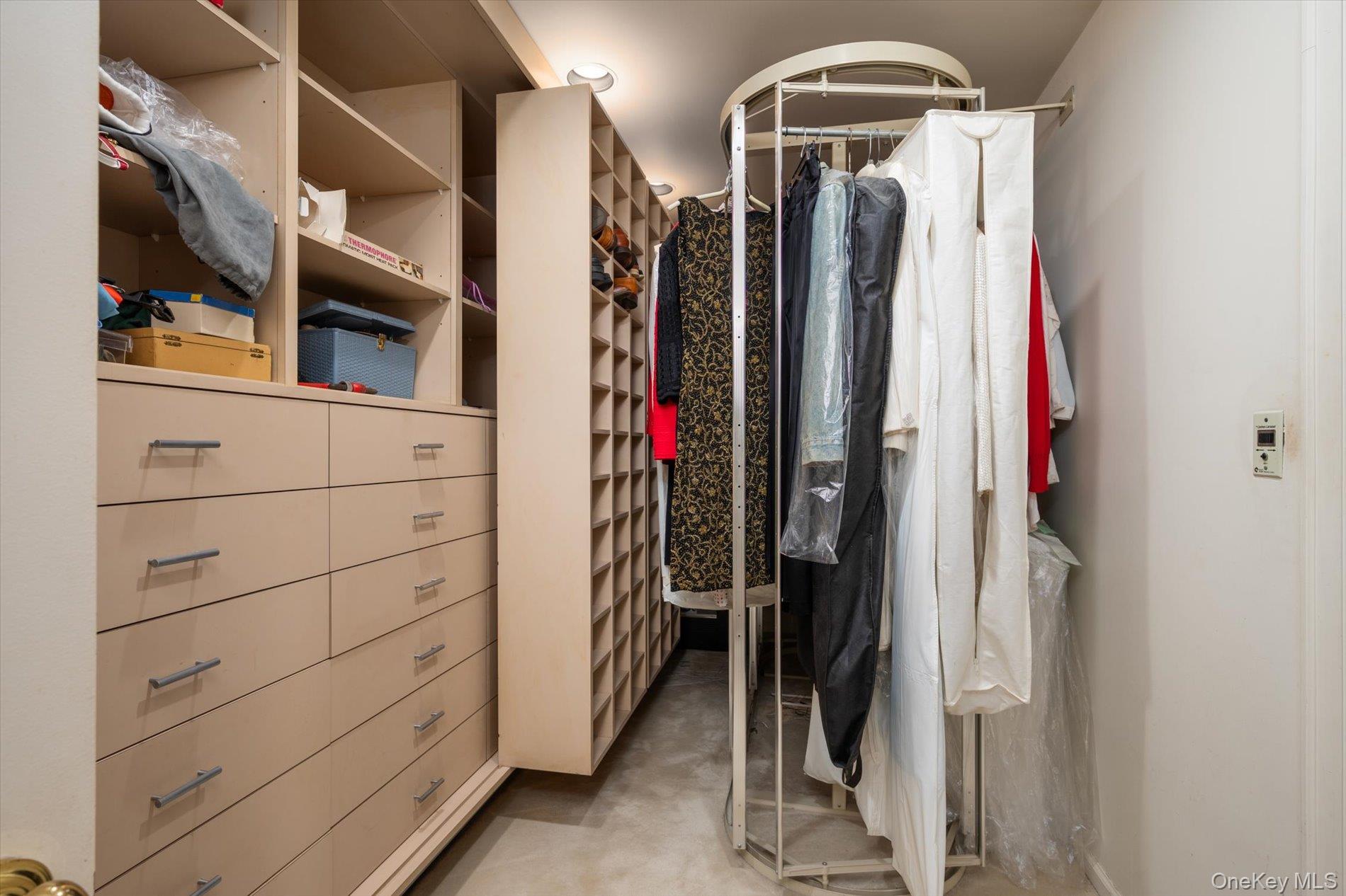 19 Amherst Road Great Neck, NY 11021 - Photo 16 of 28