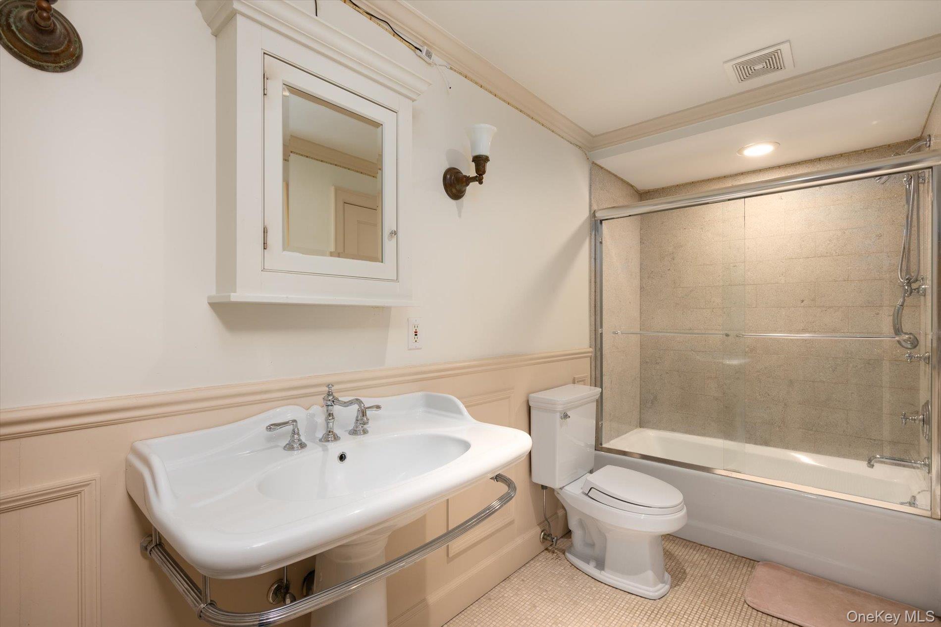 19 Amherst Road Great Neck, NY 11021 - Photo 23 of 28