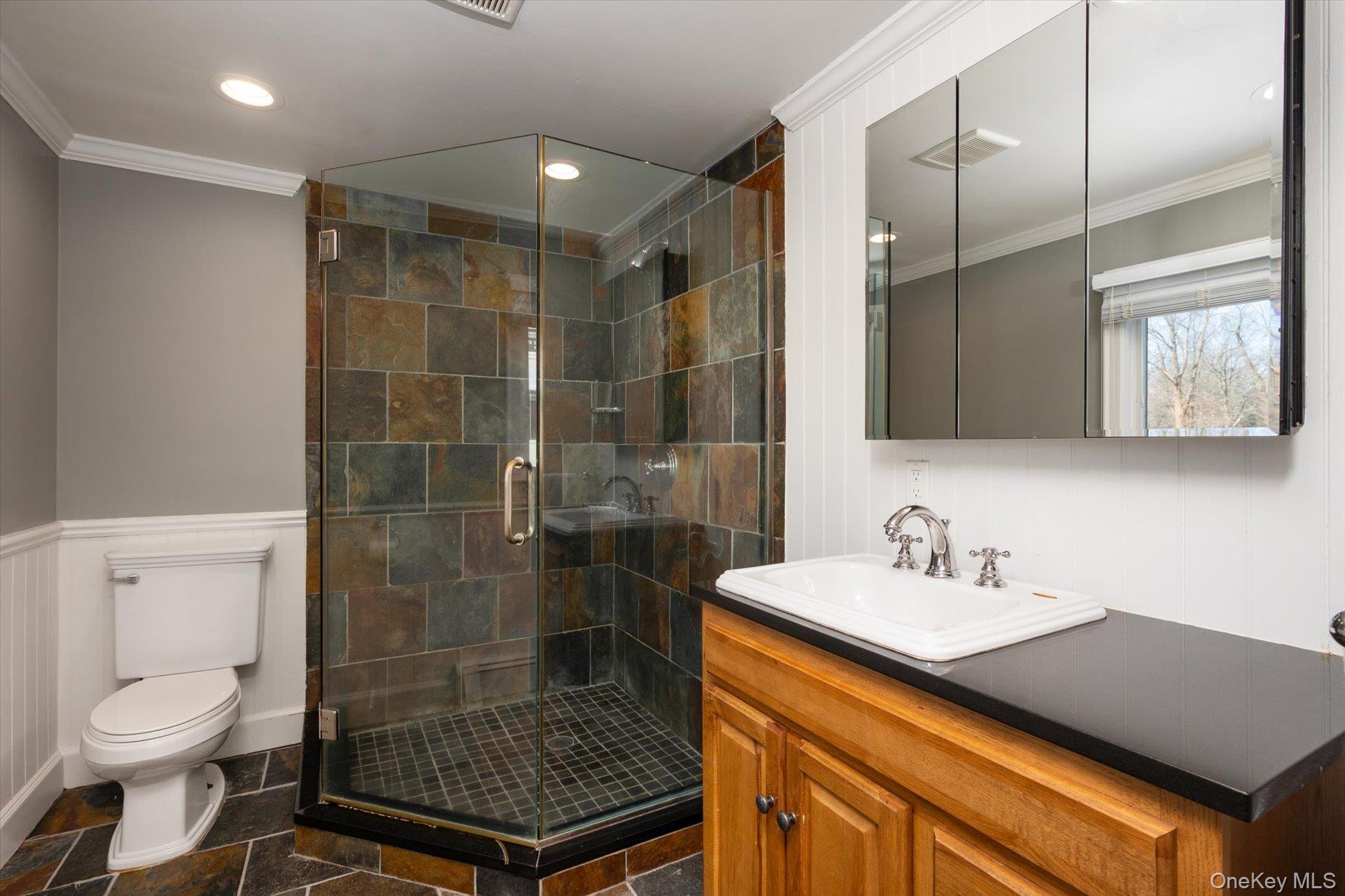 19 Amherst Road Great Neck, NY 11021 - Photo 25 of 28