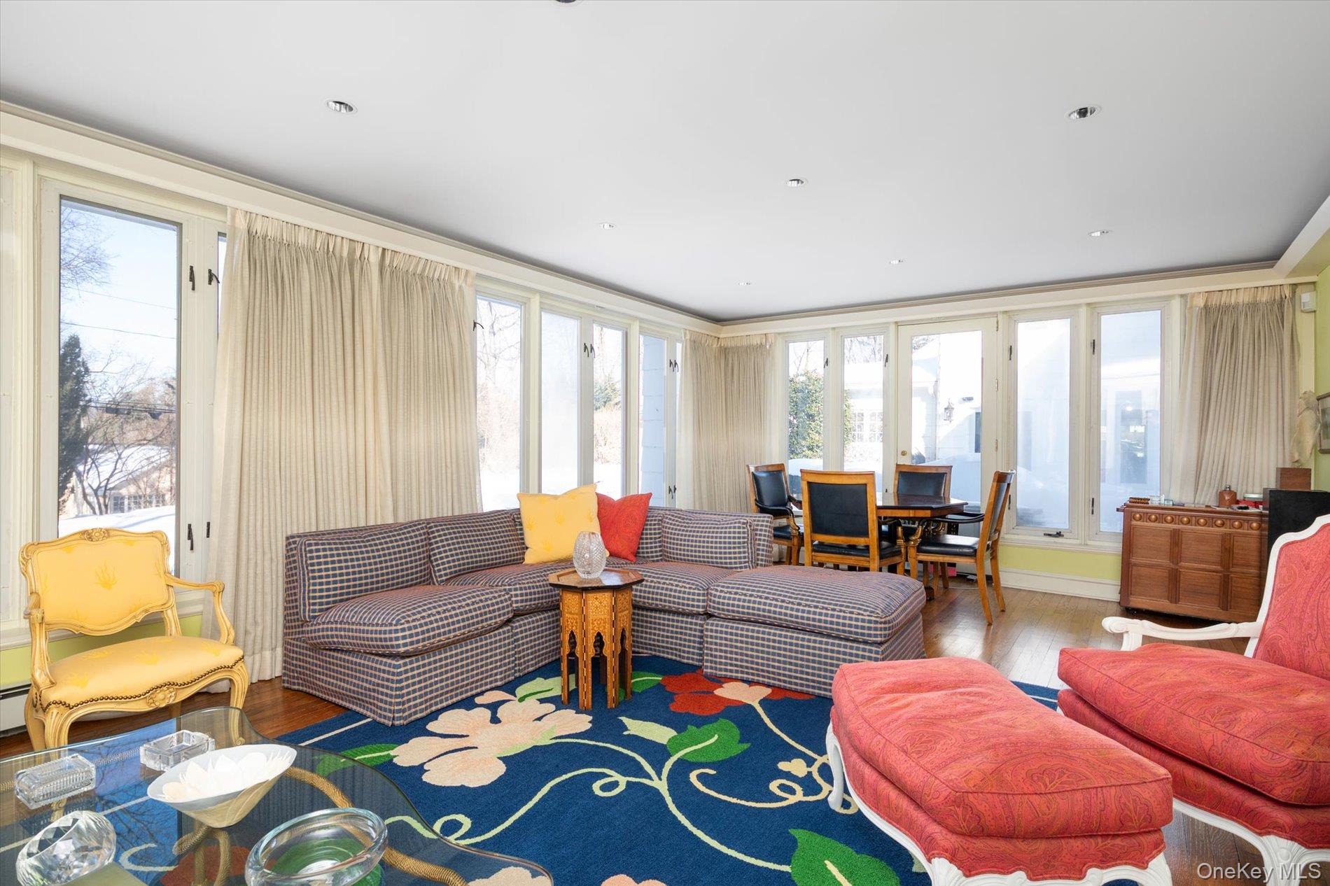 19 Amherst Road Great Neck, NY 11021 - Photo 5 of 28