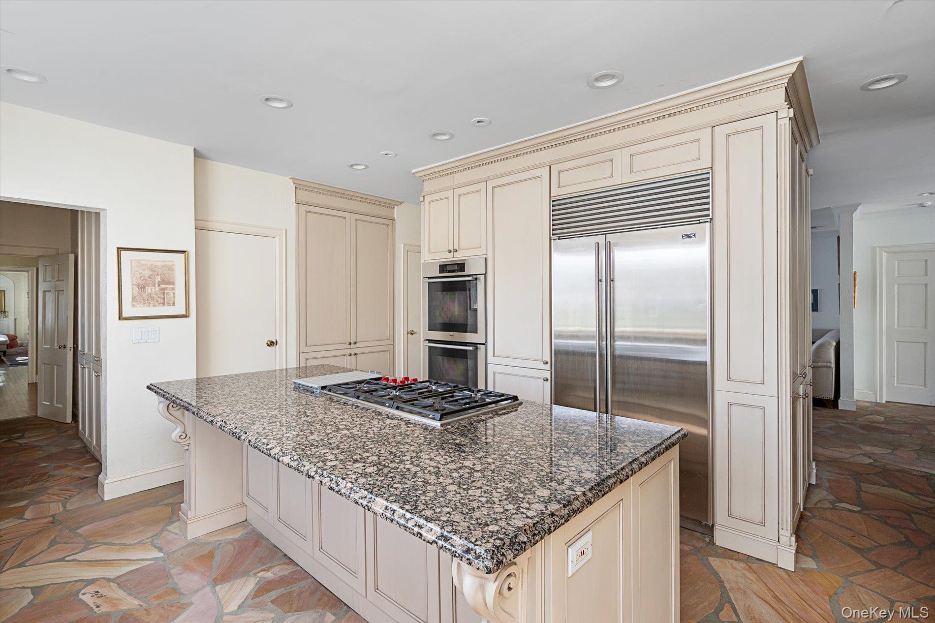 19 Amherst Road Great Neck, NY 11021 - Photo 10 of 28