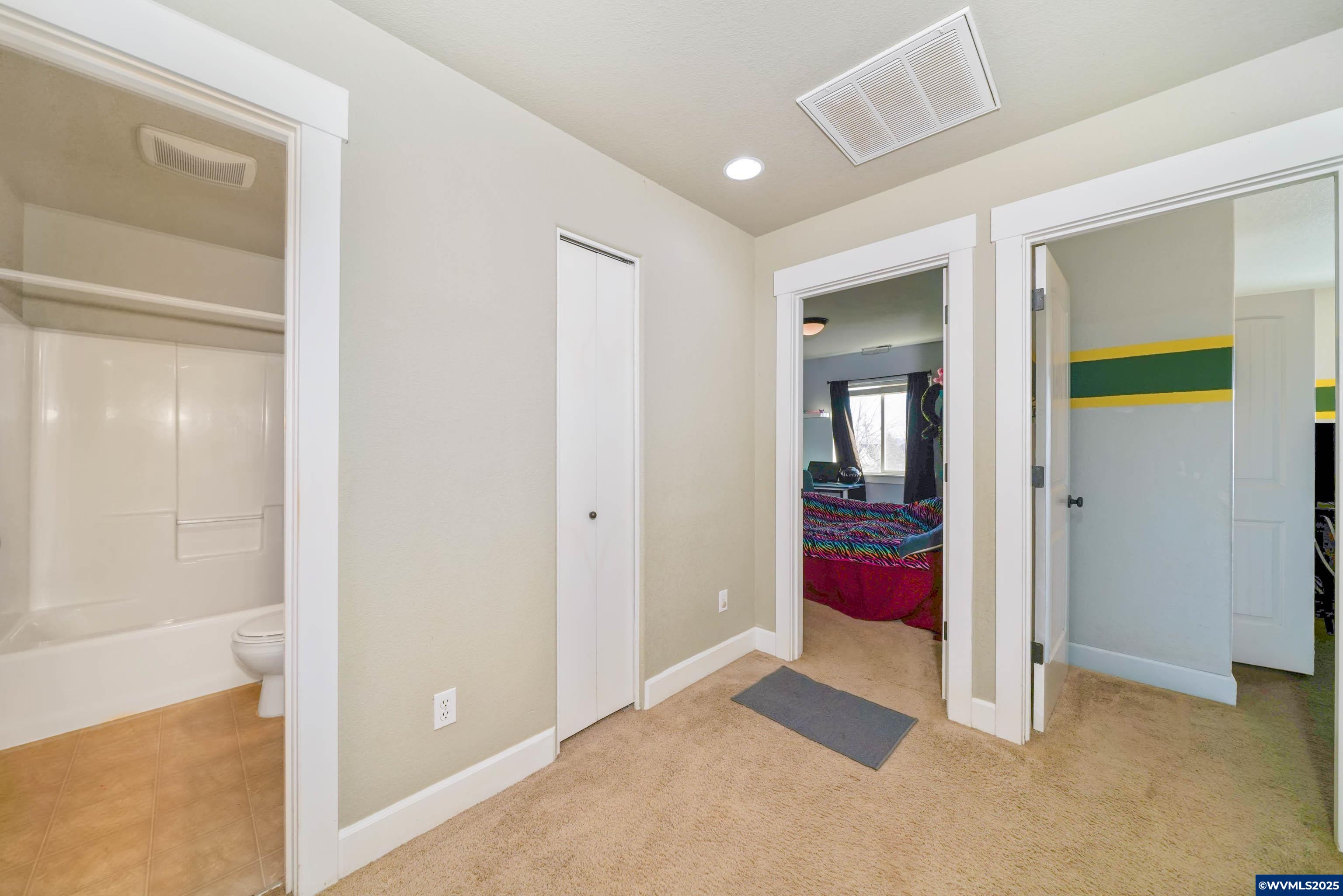 353 Northwest Reed Lane Dallas, OR 97338 - Photo 31 of 45