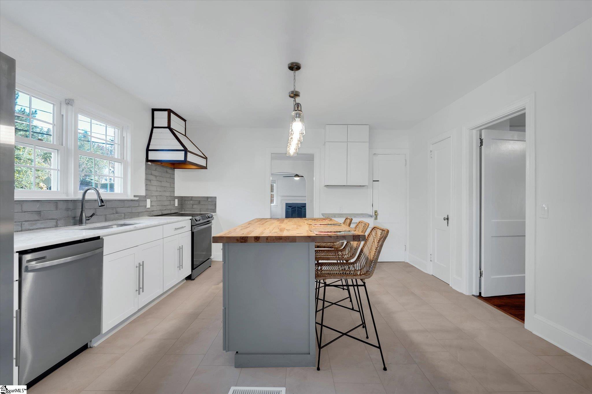 903 North A Street Easley, SC 29640 - Photo 8 of 45