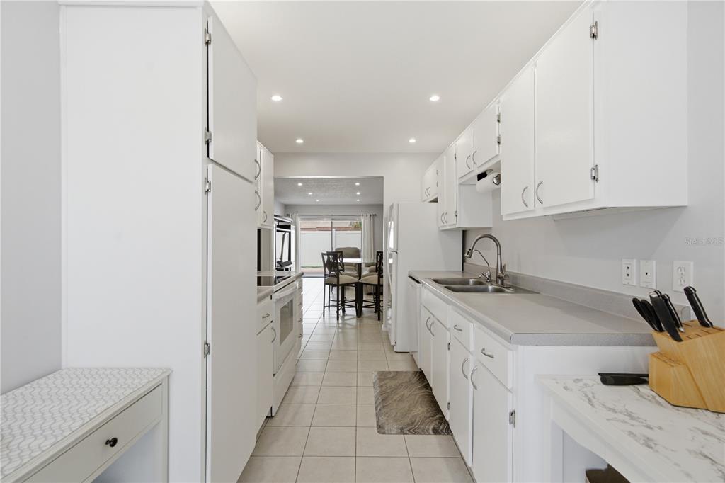 2052 Sunset Point Road, Unit 45 Clearwater, FL 33765 - Photo 7 of 29
