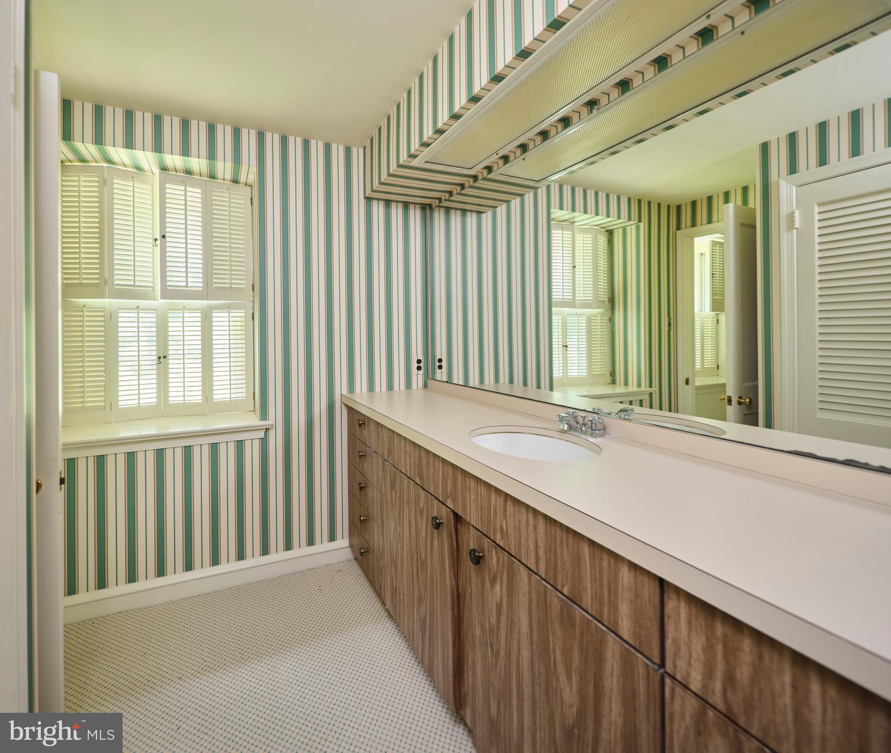 1238 Meadowbank Road Villanova, PA 19085 - Photo 11 of 26 Master bathroom
