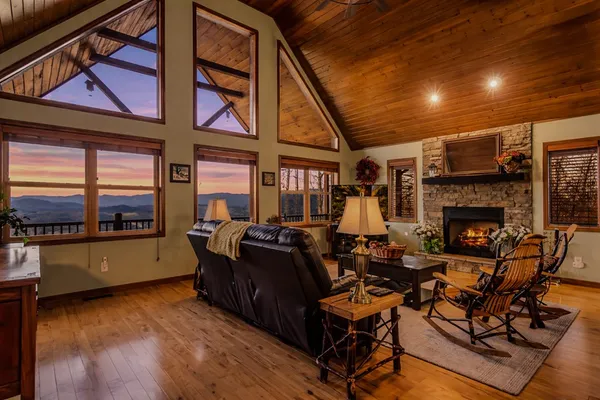 $567,000 | 62 Trophy Buck Point, Murphy, NC 28906