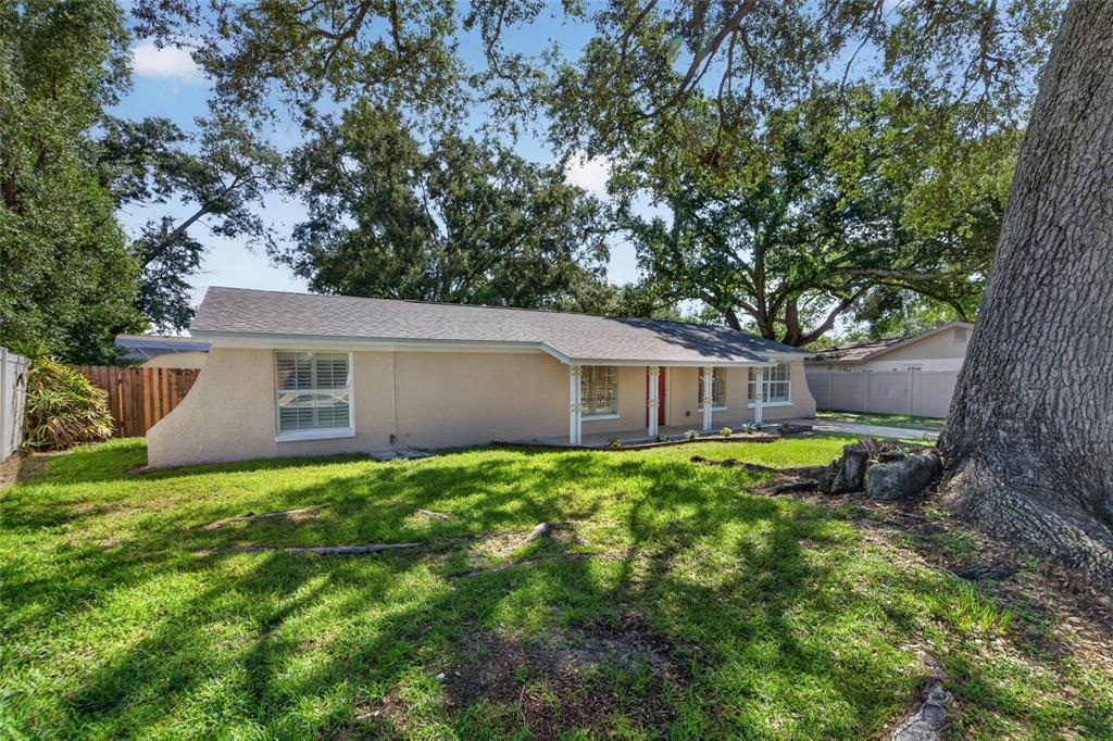 522 Highview Circle North Brandon, FL 33510 - Photo 5 of 57