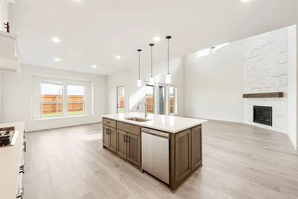 $639,990 | 3204 Emerald Trace Drive, Denton, TX 76226