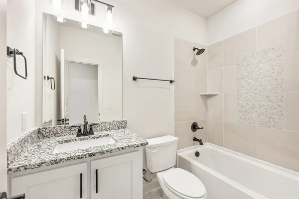 $639,990 | 3204 Emerald Trace Drive, Denton, TX 76226