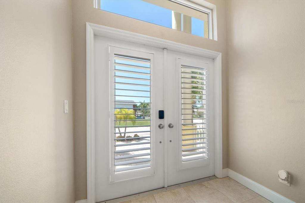 3339 Seaway Drive New Port Richey, FL 34652 - Photo 27 of 48 a view of an empty room with a window