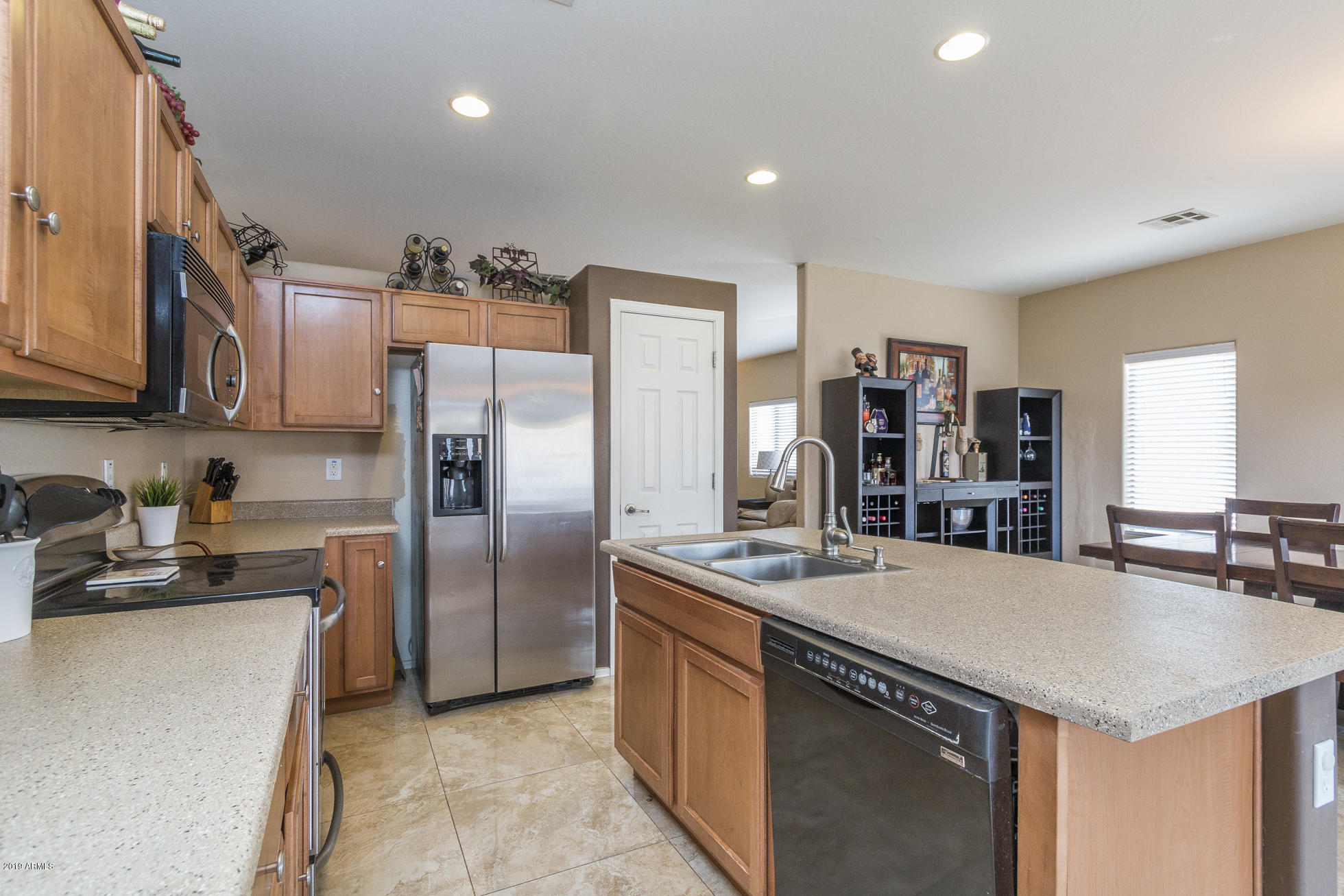 10225 West Chipman Road Tolleson, AZ 85353 - Photo 6 of 20 7) KITCHEN