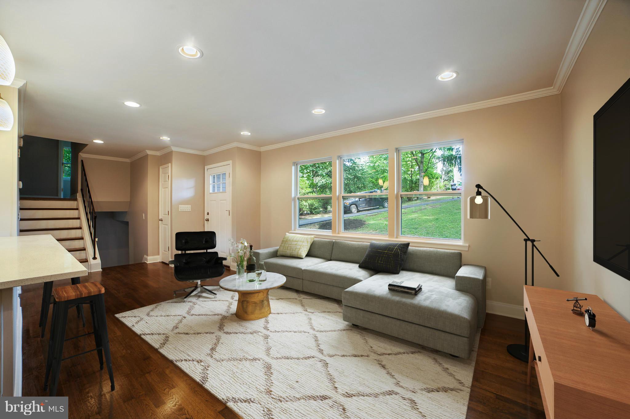 3301 Lineboro Road Manchester, MD 21102 - Photo 6 of 21 Living Room