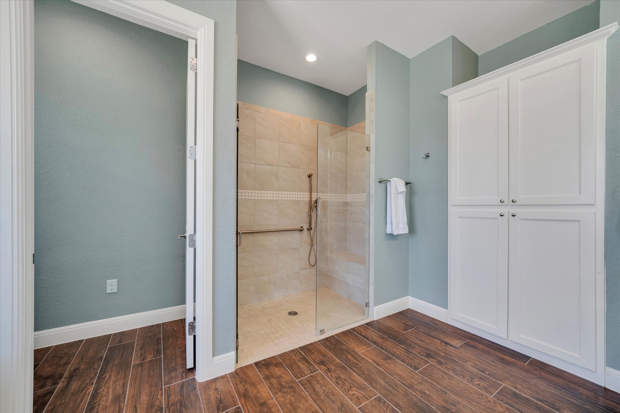 204 West Blanco Bend Drive Wimberley, TX 78676 - Photo 15 of 34 a view of empty room with wooden floor