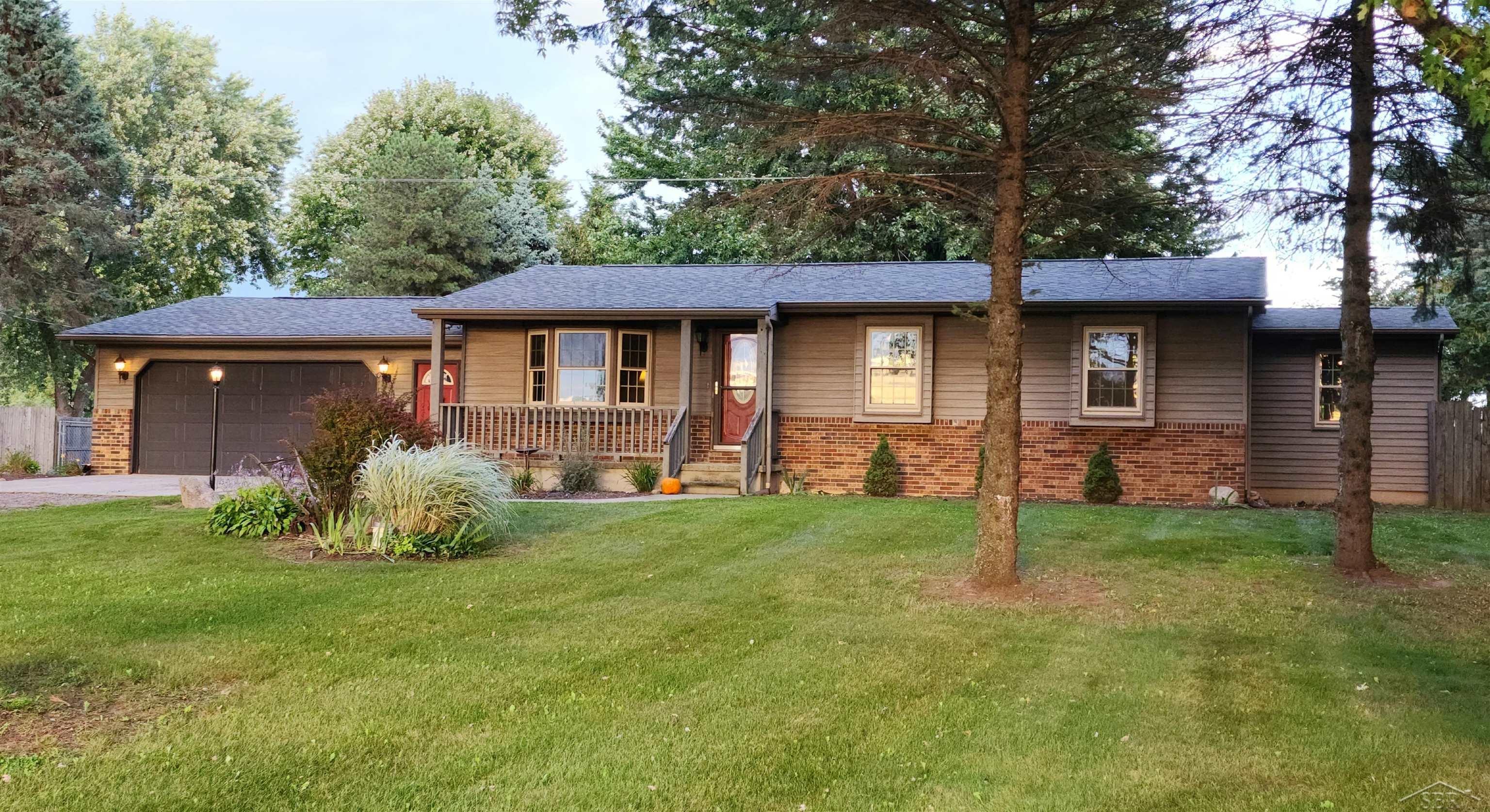 9413 Vassar Road Millington, MI 48746 - Photo 1 of 26 50091006.JPG