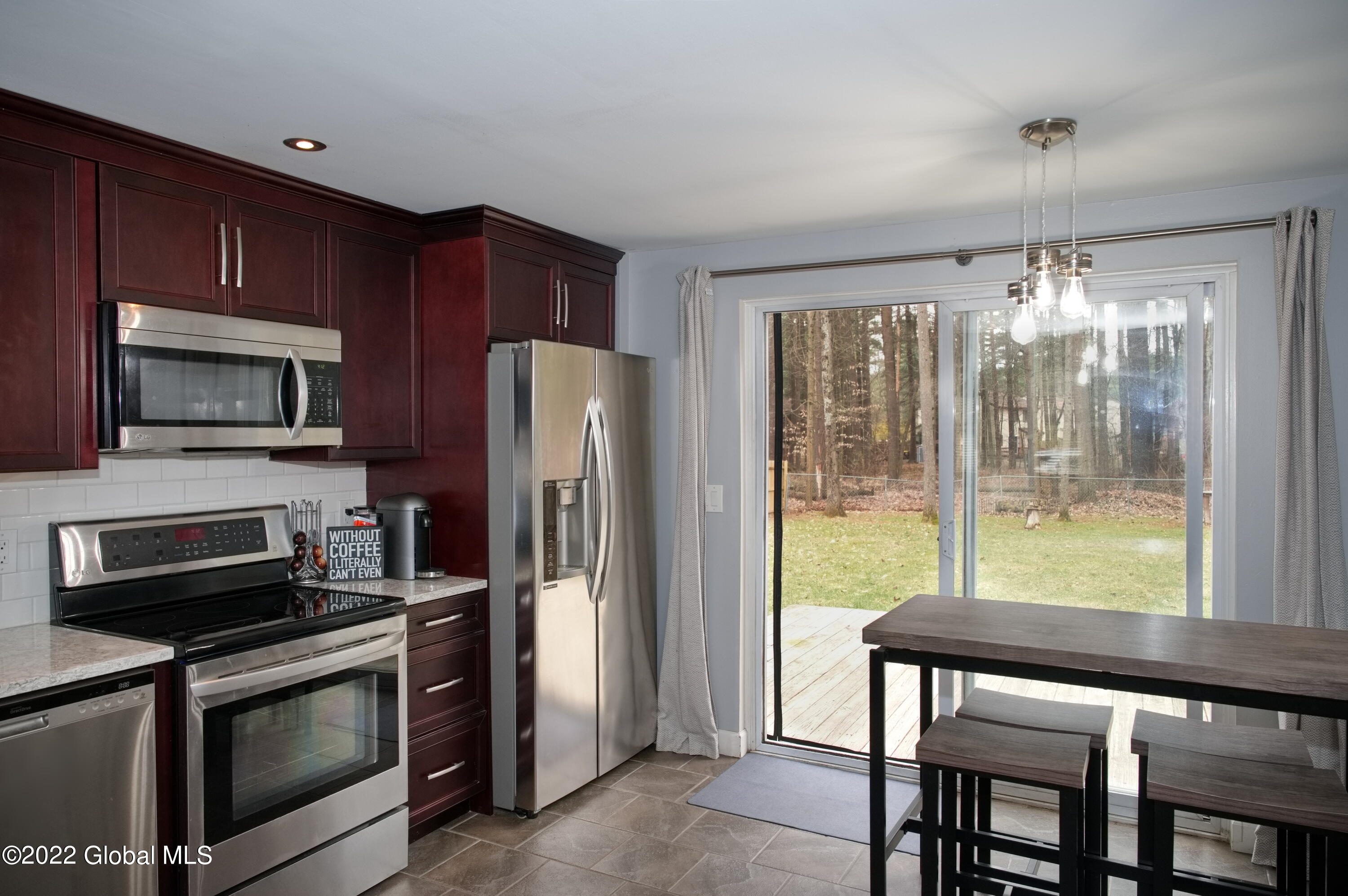 21 Wake Robin Road Malta, NY 12020 - Photo 6 of 23 Kitchen