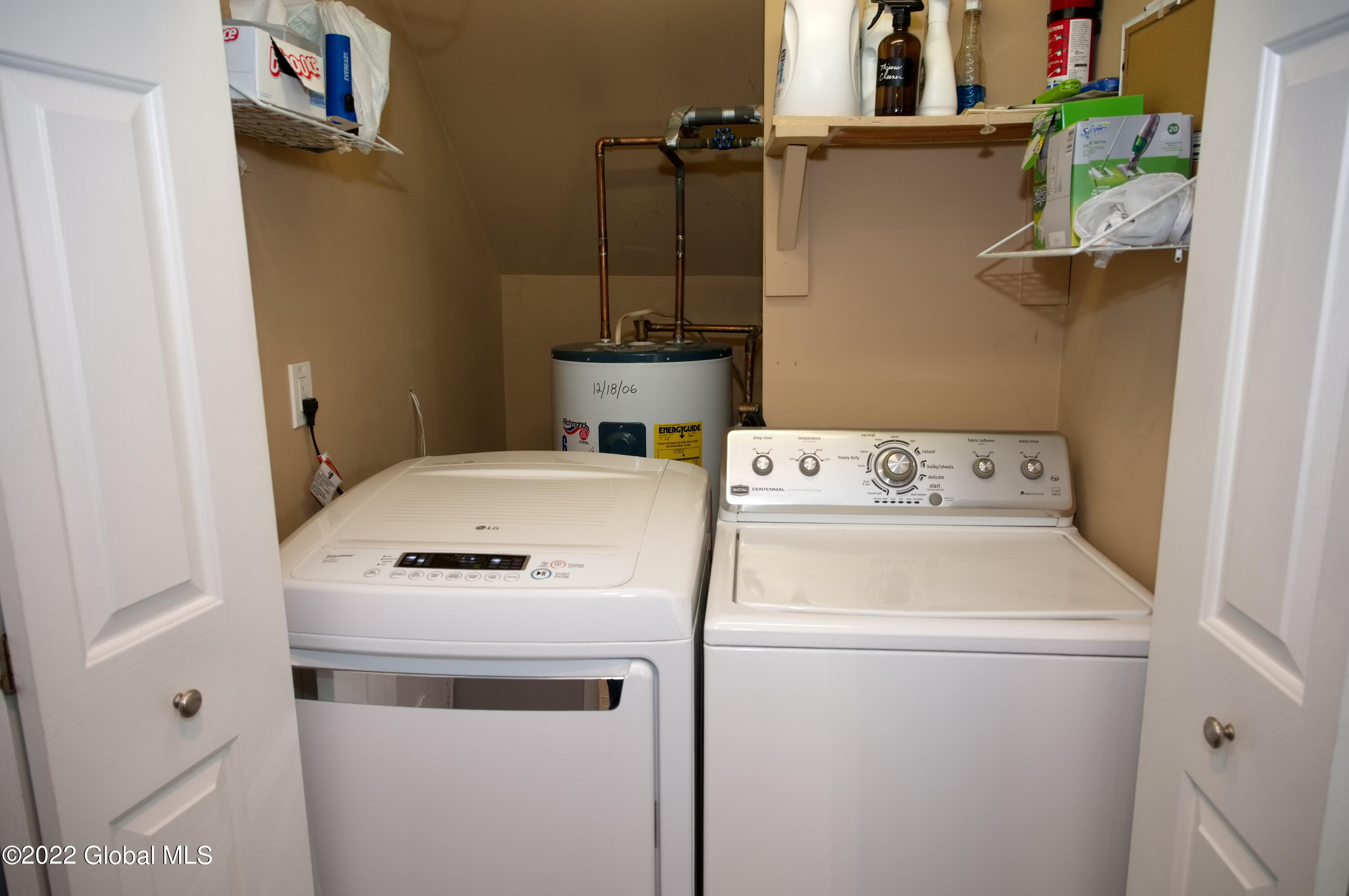 21 Wake Robin Road Malta, NY 12020 - Photo 8 of 23 Laundry/Utilities