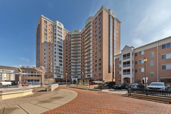 $245,000 | 6600 Lyndale Avenue South, Unit 508, Richfield, MN 55423